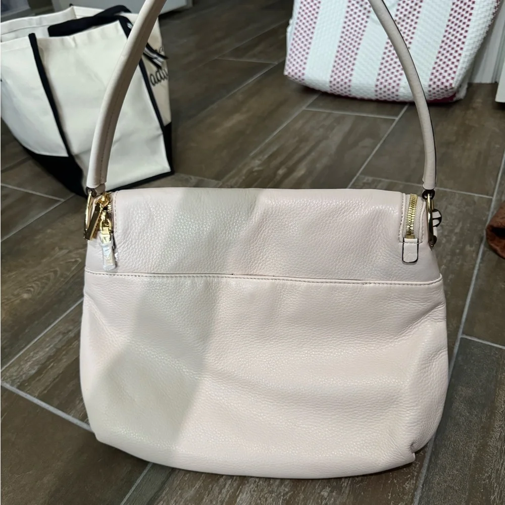 G.I.L.I. Cream Shoulder Bag with Flap Closure and Tassel